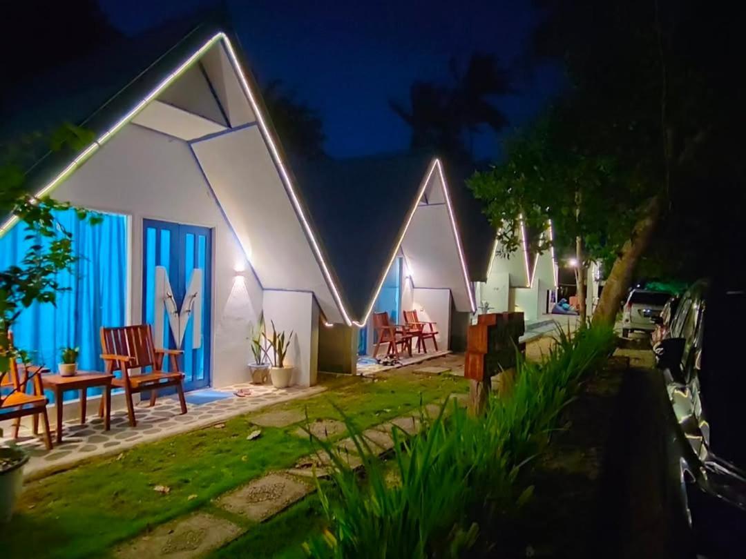 Tria Maria Cottage Ngurbloat Kültér fotó