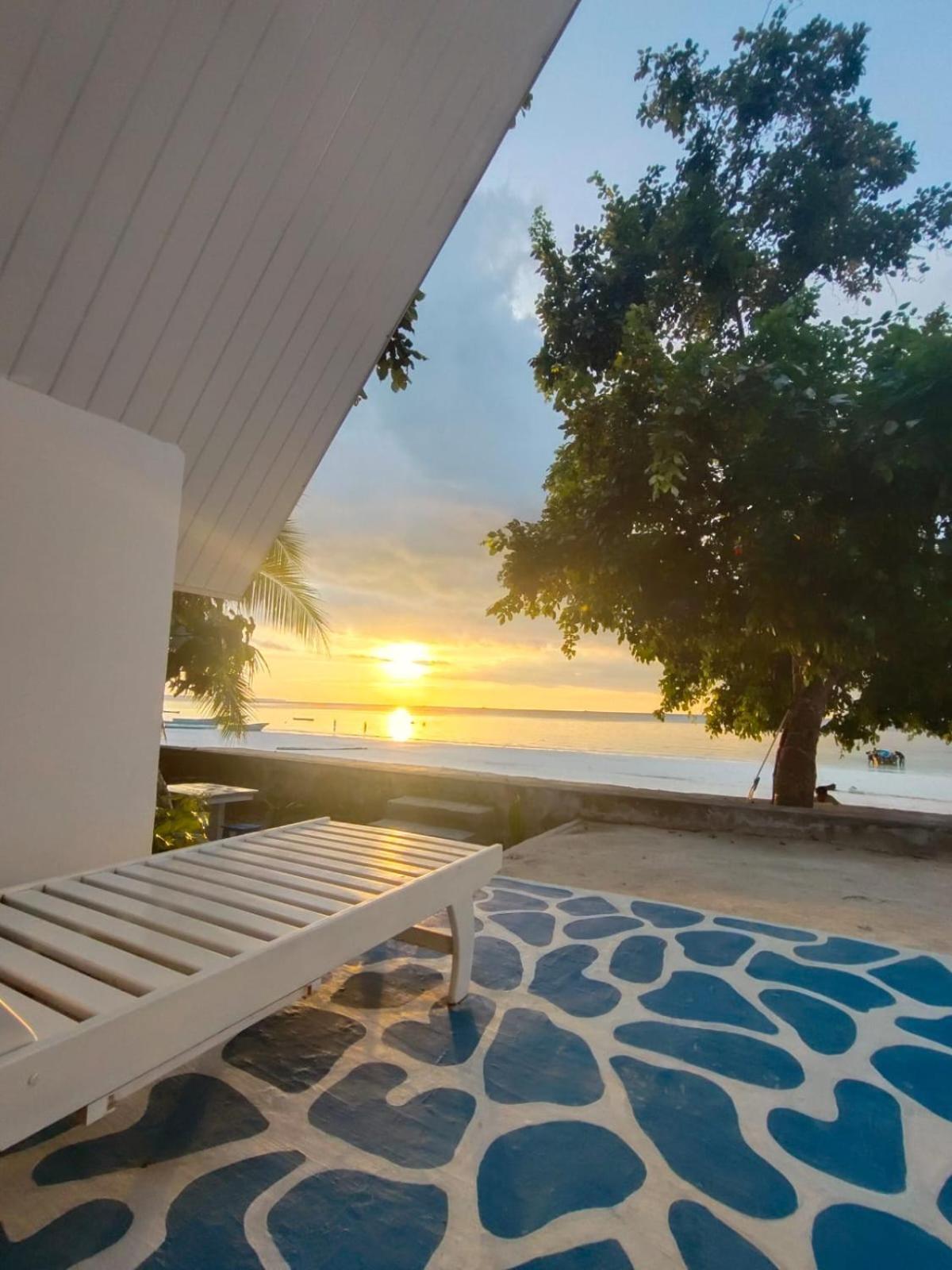 Tria Maria Cottage Ngurbloat Kültér fotó